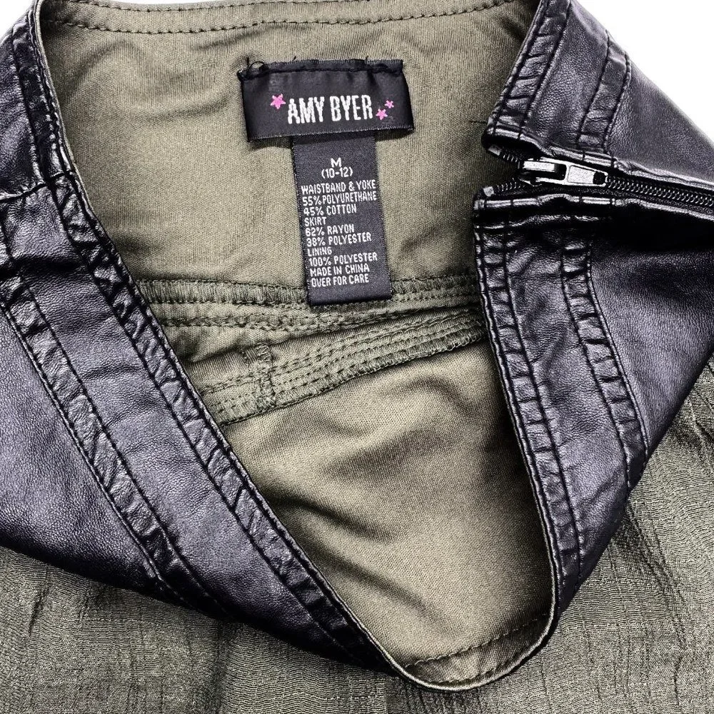Amy Byer Olive Skort (M 10/12)